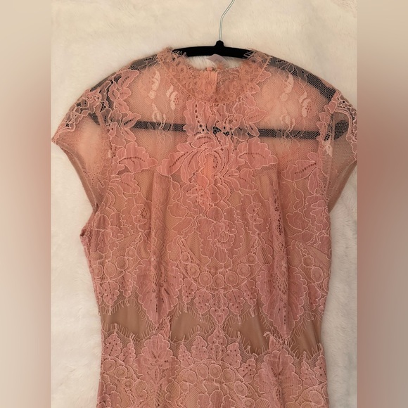 Chic Lace Midi Dress in Soft Pink - Picture 6 of 9